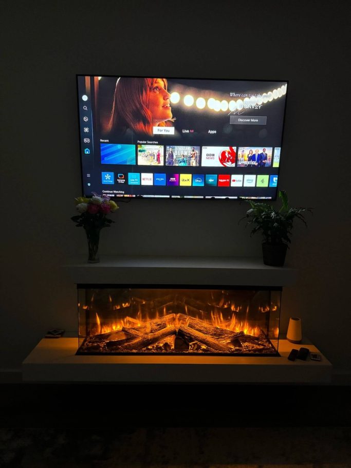 electric fire suite, realistic flames. available from Alcester, Warwickshire