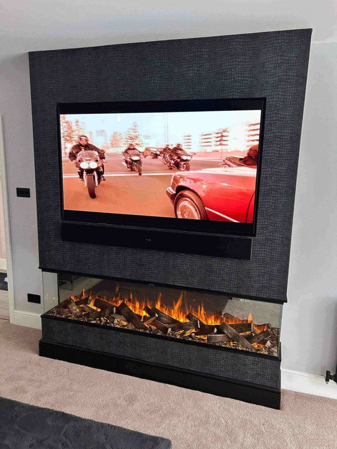 new forest 1900 with anti-reflective front glass. electric fire in simple media wall